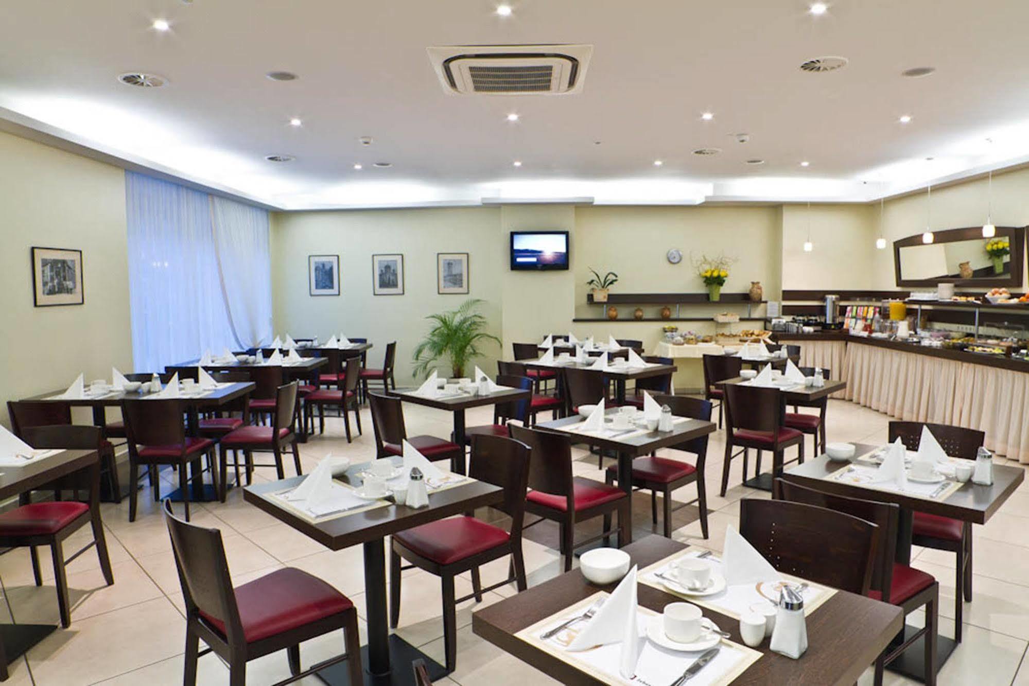Ivbergs Hotel Messe Nord Berlin Restauracja zdjęcie