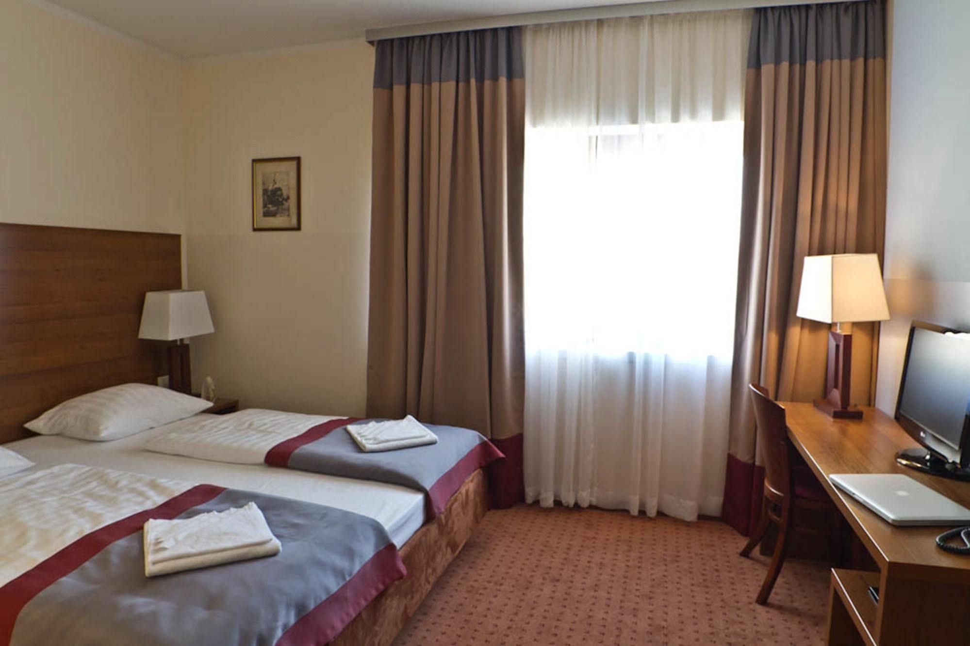 Ivbergs Hotel Messe Nord Berlin Zewnętrze zdjęcie